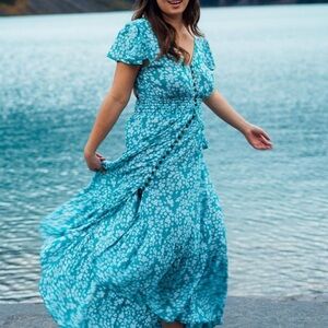 Tiare Hawaii NWT Turquoise Floral Maxi Dress. Never worn.